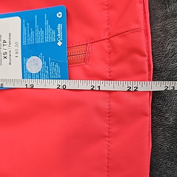 Columbia NWT  Hikebound Short jacket Color: Juicy, size X-Small - Picture 8 of 8